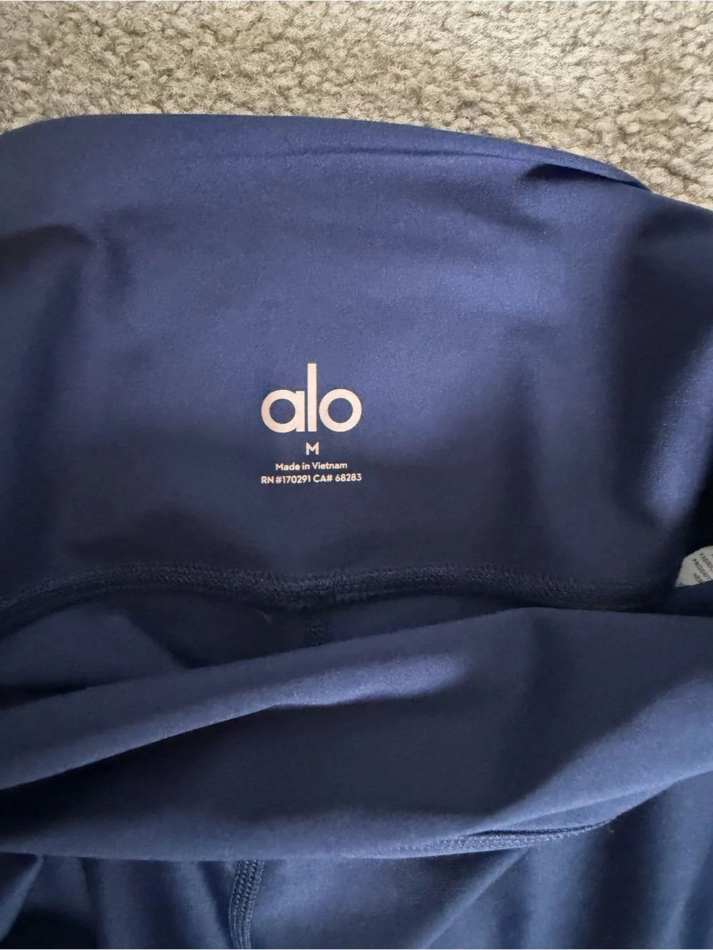 Alo Yoga Airlift Energy 5” Biker Shorts Navy Size M NWT